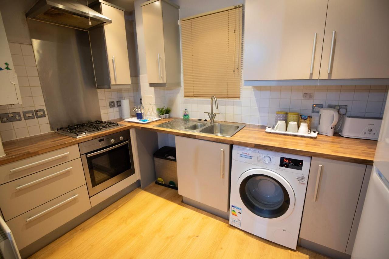 London Luxury Holiday Home B מראה חיצוני תמונה