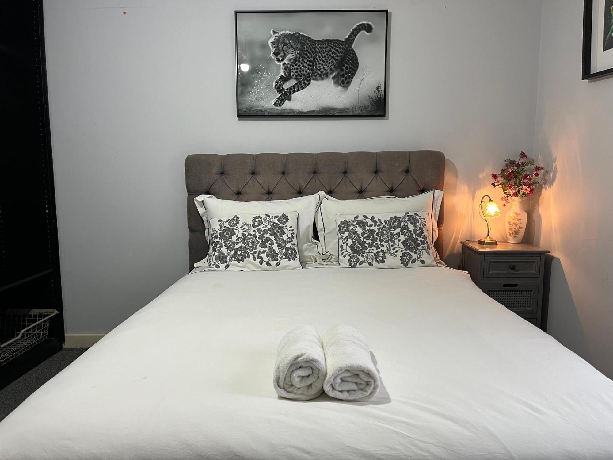 London Luxury Holiday Home B מראה חיצוני תמונה