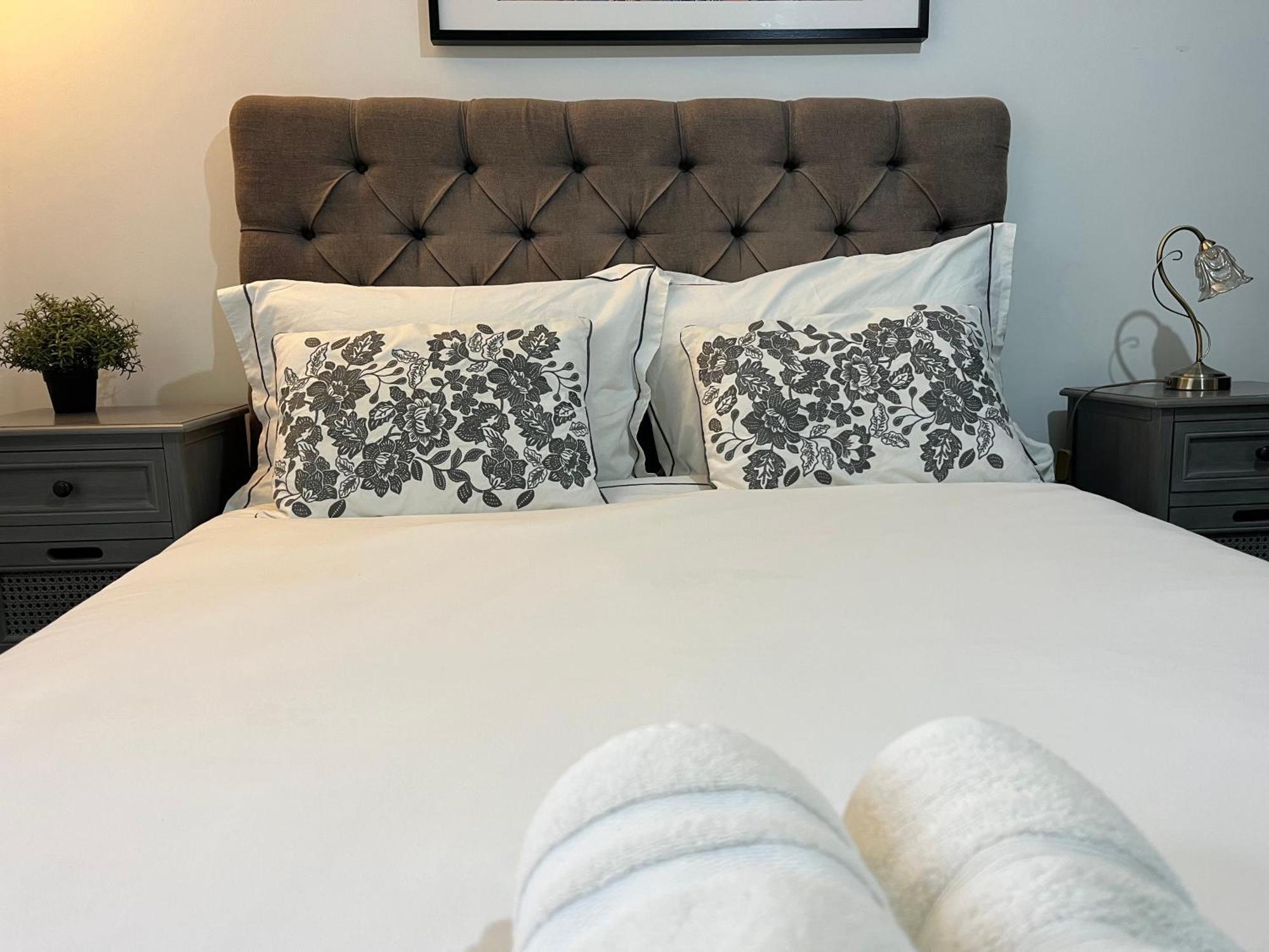 London Luxury Holiday Home B מראה חיצוני תמונה
