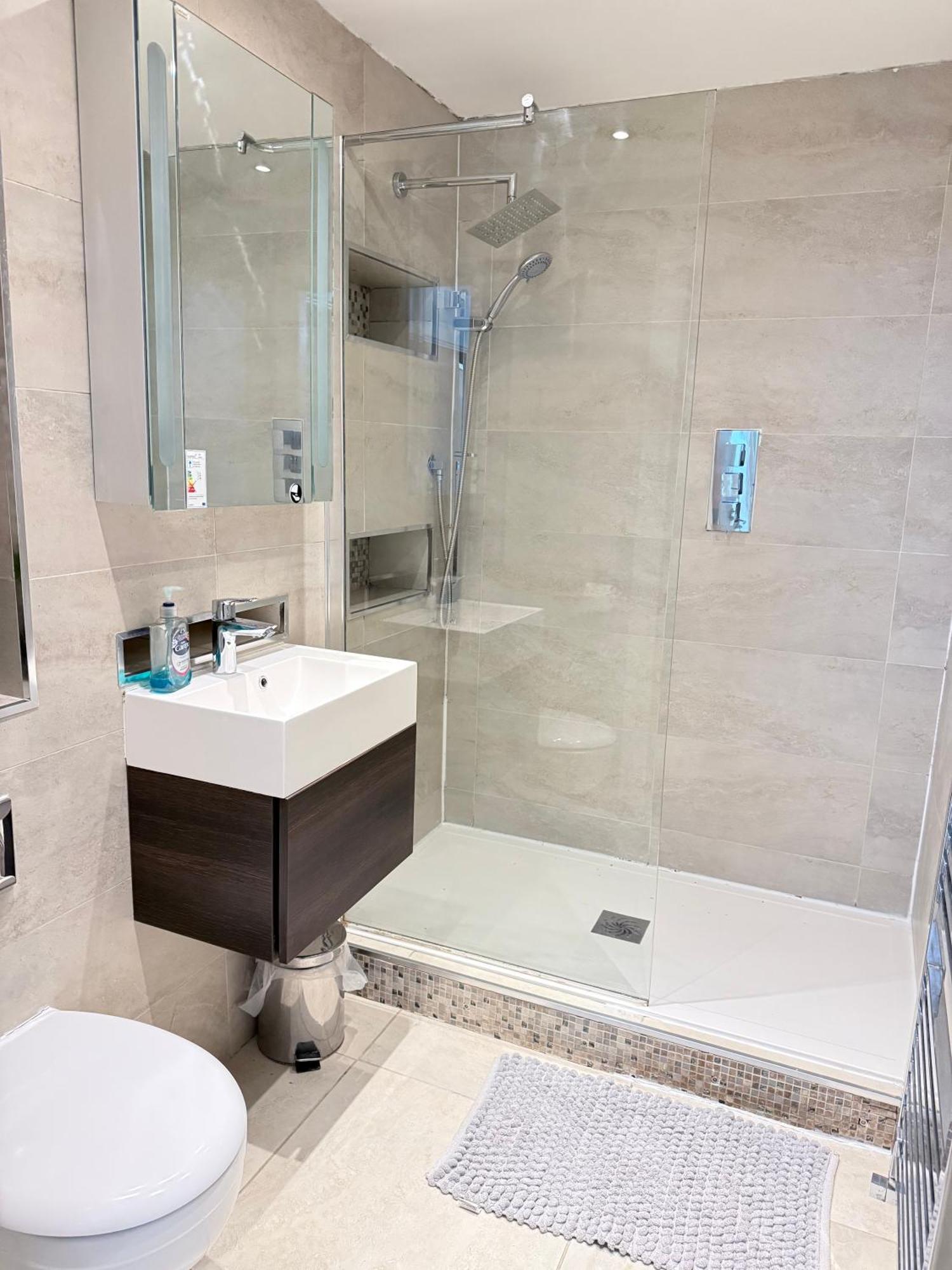 London Luxury Holiday Home B מראה חיצוני תמונה