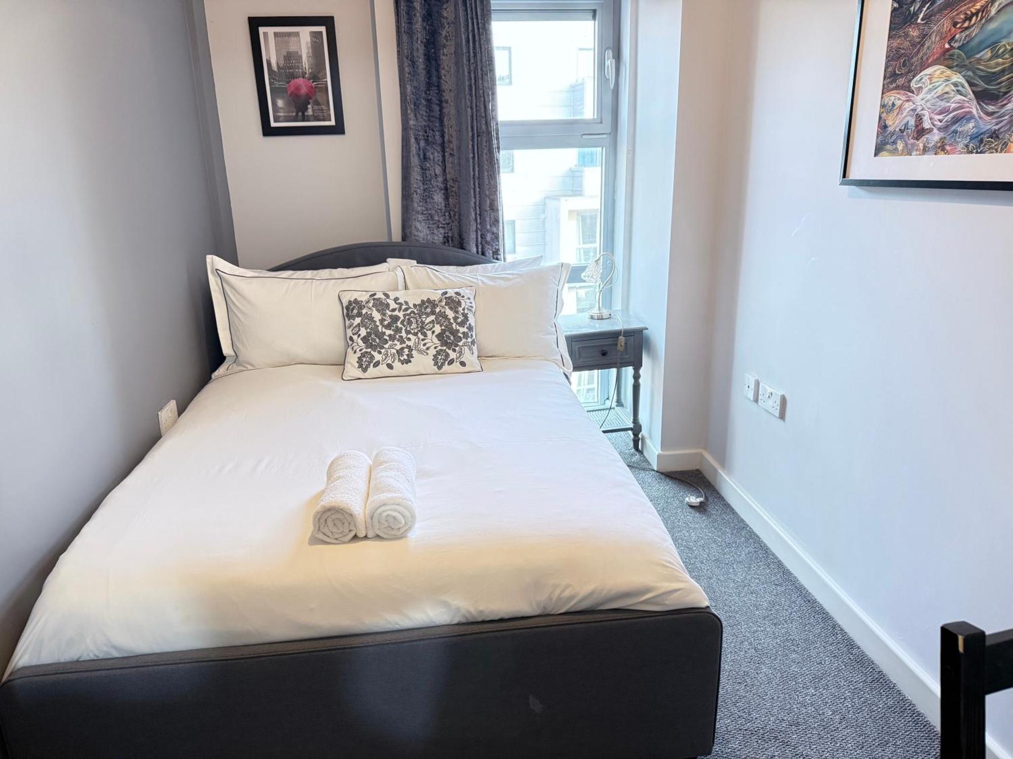 London Luxury Holiday Home B מראה חיצוני תמונה
